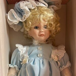 Handcrafted porcelain doll from Paradise Galleries “Elizabeth and bear” (14 in)
